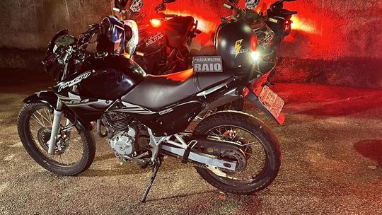 Motociclista em alta velocidade e com moto roubada é preso em Rondonópolis – Polícia